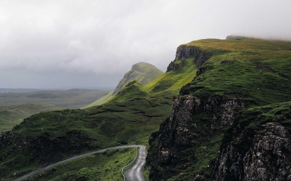 Paisagem montanhosa disponível para testar a conversão.